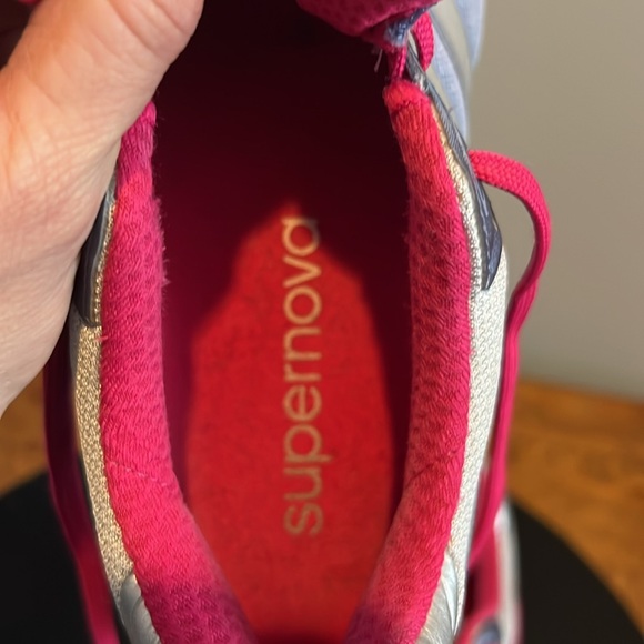 Adidas SuperNova Sneakers EUC - Picture 14 of 17